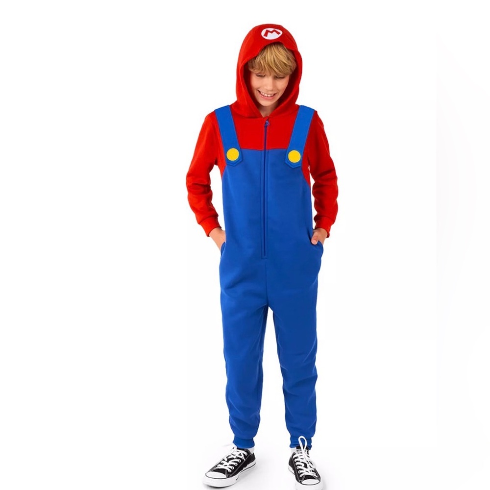 Mario Opposuit + hat/gloves/mustache- like new. Boys 10/12